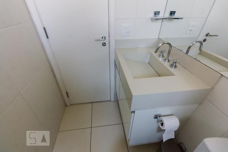 Banheiro de apartamento à venda com 2 quartos, 57m² em Barra Funda, São Paulo