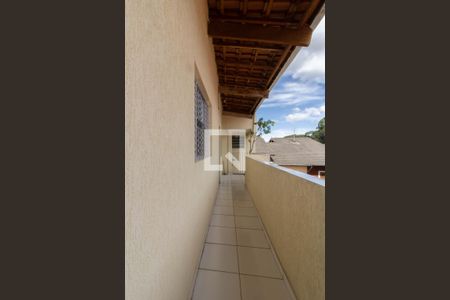 Casa à venda com 283m², 4 quartos e 2 vagas Casa à venda com 283m², 4 quartos e 2 vagasVaranda