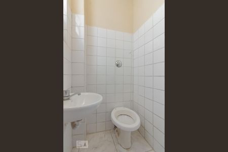 Banheiro  de kitnet/studio para alugar com 1 quarto, 30m² em Liberdade, São Paulo