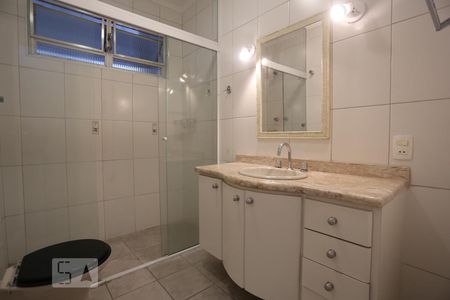 Banheiro de apartamento para alugar com 3 quartos, 102m² em Higienópolis , São Paulo