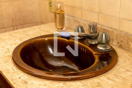 Casa para alugar com 403m², 3 quartos e 4 vagas Casa para alugar com 403m², 3 quartos e 4 vagasBanheiro da Suíte 2