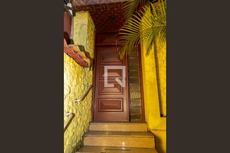 Casa para alugar com 403m², 3 quartos e 4 vagas Casa para alugar com 403m², 3 quartos e 4 vagasPorta principal