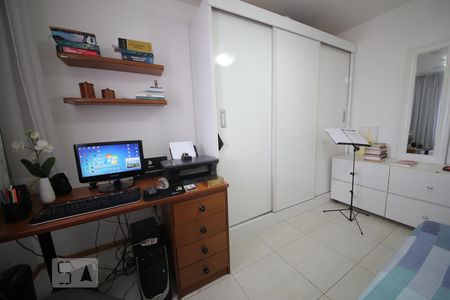 Quarto de apartamento à venda com 2 quartos, 111m² em Icaraí, Niterói