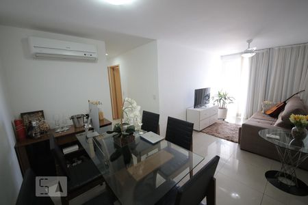 Sala de apartamento para alugar com 2 quartos, 111m² em Santa Rosa, Niterói