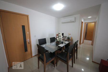 Sala de apartamento para alugar com 2 quartos, 111m² em Santa Rosa, Niterói