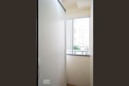 CLOSET QUARTO 3 de apartamento para alugar com 3 quartos, 60m² em Jardim das Laranjeiras, São Paulo