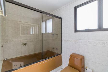 Banheiro da Suite de apartamento à venda com 3 quartos, 145m² em Vila Curuçá, Santo André