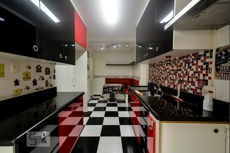 Apartamento à venda com 126m², 3 quartos e 2 vagas Apartamento à venda com 126m², 3 quartos e 2 vagasCozinha