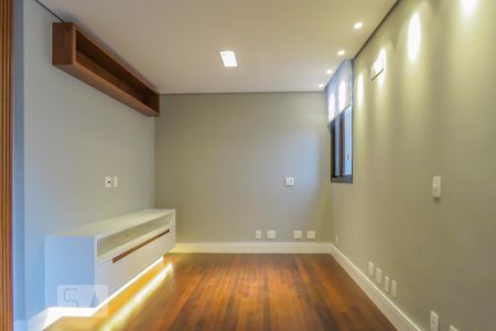 Sala de apartamento para alugar com 2 quartos, 75m² em Indianópolis, São Paulo