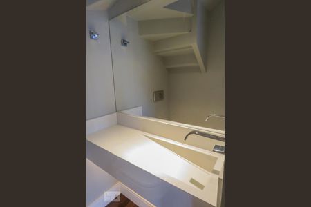 Lavabo de apartamento para alugar com 2 quartos, 75m² em Indianópolis, São Paulo