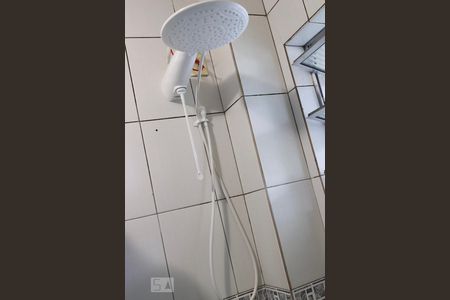 Detalhe do banheiro de apartamento para alugar com 2 quartos, 54m² em Aclimação, São Paulo