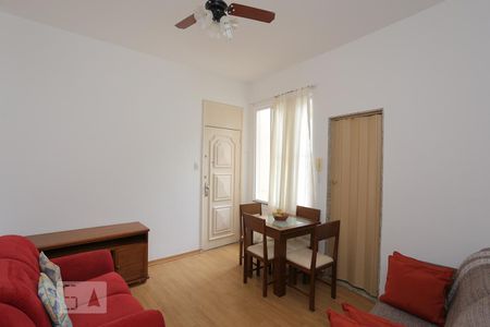 Sala de apartamento para alugar com 1 quarto, 45m² em Copacabana, Rio de Janeiro