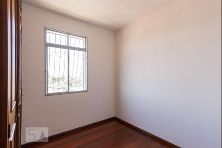 Quarto 2 de apartamento para alugar com 2 quartos, 60m² em Nova Cachoeirinha, Belo Horizonte
