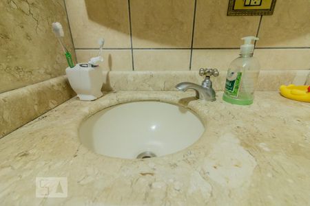 Banheiro  de apartamento para alugar com 2 quartos, 76m² em Vila Bastos, Santo André