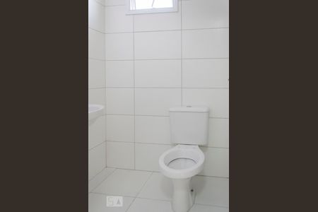 Banheiro de apartamento para alugar com 2 quartos, 54m² em Fátima, Canoas