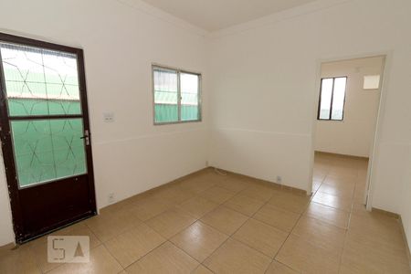 Sala de casa para alugar com 2 quartos, 60m² em Colégio, Rio de Janeiro