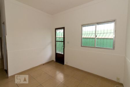 Sala de casa para alugar com 2 quartos, 60m² em Colégio, Rio de Janeiro