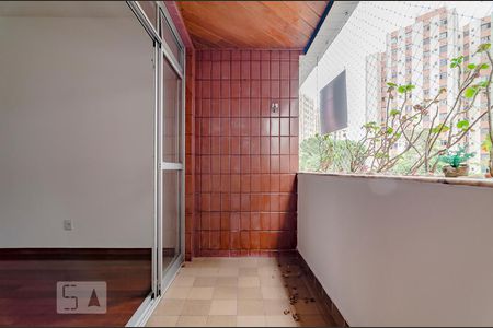 Sacada de apartamento para alugar com 3 quartos, 110m² em Ipiranga, Belo Horizonte