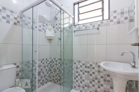 Banheiro de casa de condomínio para alugar com 2 quartos, 60m² em Água Fria, São Paulo