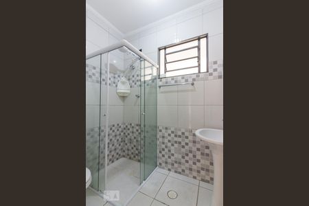 Banheiro de casa de condomínio para alugar com 2 quartos, 60m² em Água Fria, São Paulo