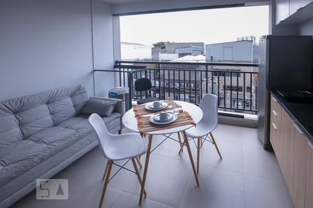 Varanda de kitnet/studio para alugar com 1 quarto, 30m² em Bom Retiro, São Paulo