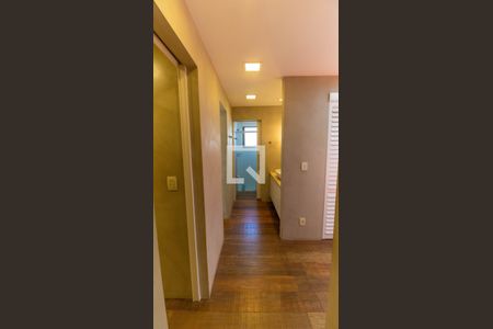 Corredor de apartamento para alugar com 1 quarto, 100m² em Gragoatá, Niterói