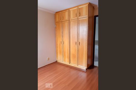 Quarto da suíte de apartamento para alugar com 3 quartos, 80m² em Jardim Proença, Campinas