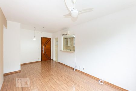Sala de apartamento para alugar com 2 quartos, 74m² em Santa Rosa, Niterói