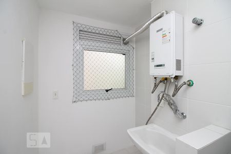 Area de Serviço de apartamento para alugar com 2 quartos, 62m² em Passo da Areia, Porto Alegre