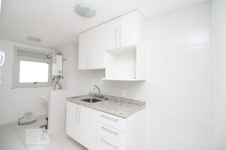 Cozinha de apartamento para alugar com 2 quartos, 62m² em Passo da Areia, Porto Alegre