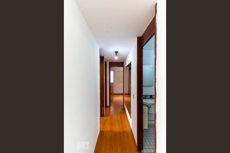 Corredor de apartamento à venda com 3 quartos, 73m² em Super Quadra Morumbi, São Paulo