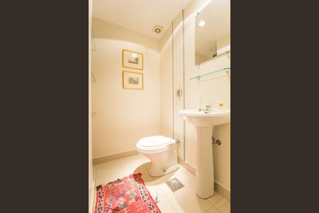 Banheiro 01 de apartamento para alugar com 4 quartos, 190m² em Asa Norte, Brasília