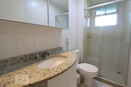 Banheiro suite  de apartamento à venda com 2 quartos, 80m² em Barra da Tijuca, Rio de Janeiro