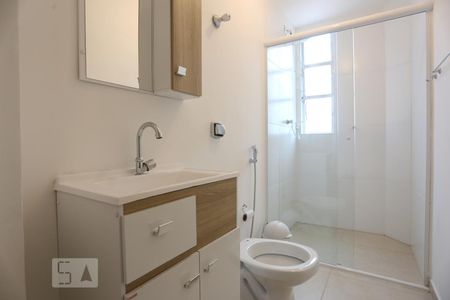 Banheiro de apartamento para alugar com 1 quarto, 42m² em Jardim Paulista, São Paulo