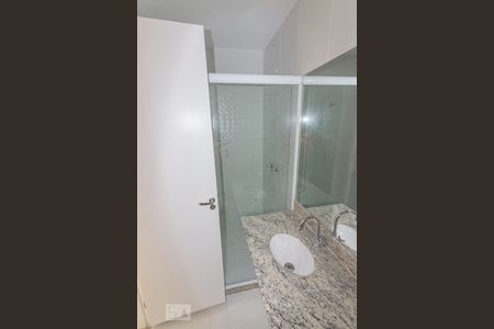 Banheiro de apartamento à venda com 1 quarto, 36m² em Taquara, Rio de Janeiro