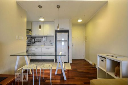 Sala / Cozinha de apartamento para alugar com 2 quartos, 52m² em Cidade Monções, São Paulo