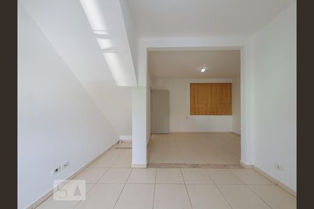 Suíte de casa à venda com 5 quartos, 190m² em Vila Gumercindo, São Paulo