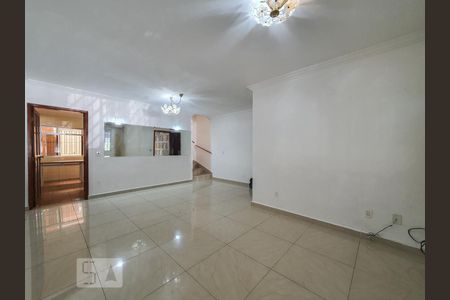 Sala de casa à venda com 5 quartos, 190m² em Vila Gumercindo, São Paulo