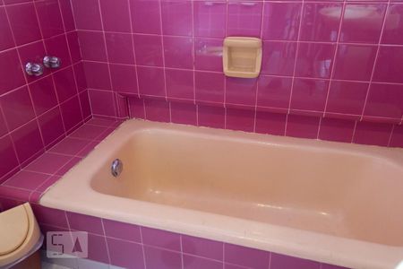 Apartamento à venda com 450m², 4 quartos e 4 vagas Apartamento à venda com 450m², 4 quartos e 4 vagasBanheiro Corredor