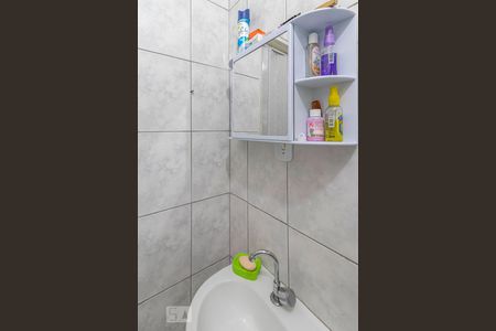 Banheiro de casa para alugar com 1 quarto, 80m² em Vila Verde, São Paulo