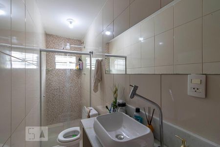 Banheiro de casa para alugar com 1 quarto, 60m² em Vila Verde, São Paulo