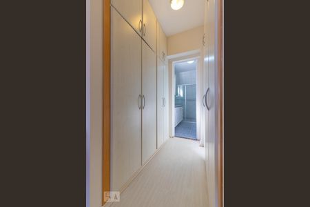 Closet da suíte de apartamento à venda com 4 quartos, 170m² em Cambuí, Campinas