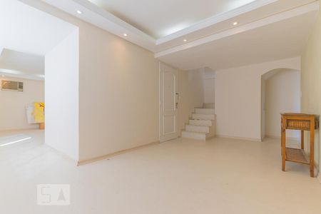 Hall de entrada de apartamento à venda com 4 quartos, 170m² em Cambuí, Campinas