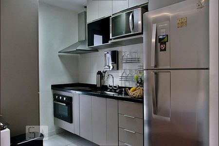 Cozinha de kitnet/studio para alugar com 1 quarto, 35m² em Indianópolis, São Paulo