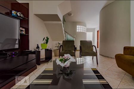 Sala de casa à venda com 3 quartos, 208m² em Palmares, Belo Horizonte