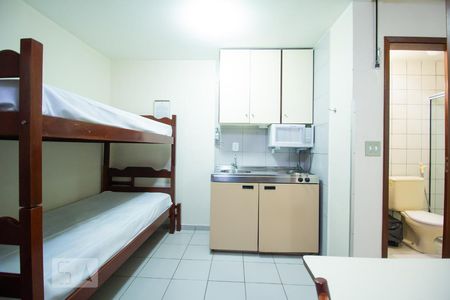 Sala/Cozinha de apartamento para alugar com 1 quarto, 27m² em Asa Norte, Brasília