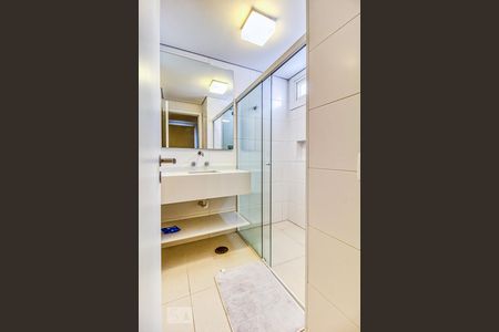Banheiro da primeira suíte de apartamento à venda com 2 quartos, 125m² em Vila Uberabinha, São Paulo