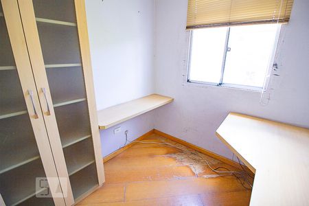 Quarto 1 de apartamento para alugar com 3 quartos, 65m² em Uberaba, Curitiba