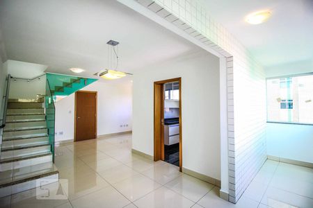 Sala de apartamento para alugar com 4 quartos, 150m² em Santo Antônio, Belo Horizonte