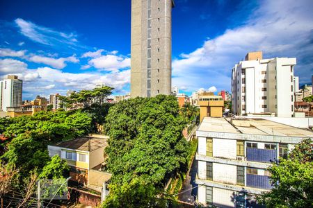 Vista Sala de apartamento para alugar com 4 quartos, 150m² em Santo Antônio, Belo Horizonte